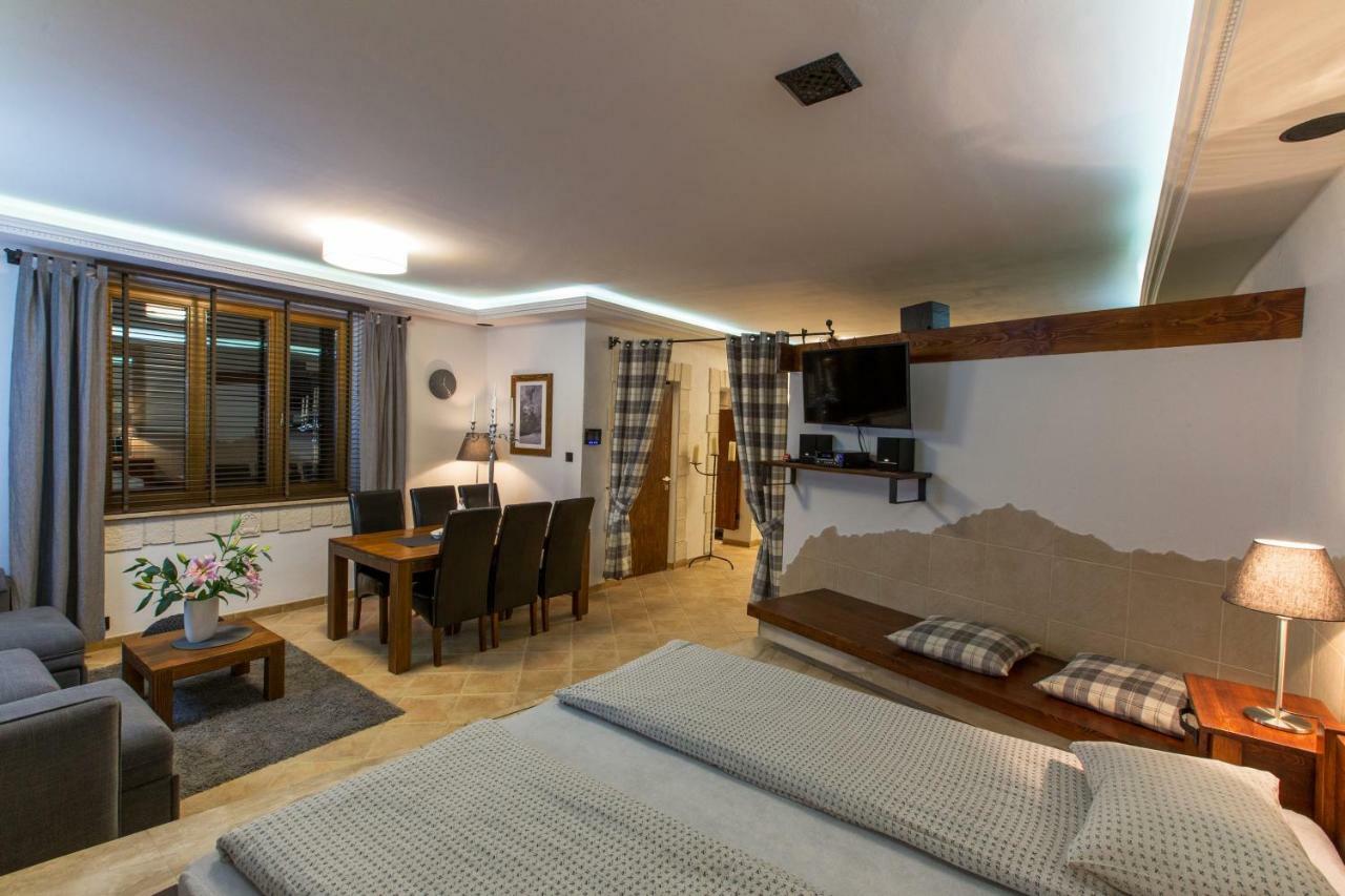 Koryntia Apartament *